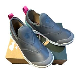 Original Muck Womens Outscape dark‎ gray,  teal, pink Waterproof Shoes (NWT)